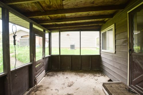 8611 Ramble Rd, Bull Valley IL 60097-8898 exterior