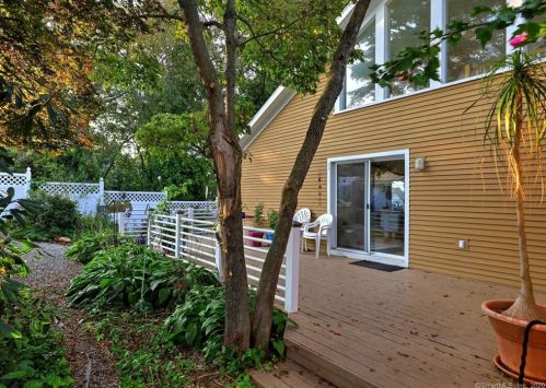 129 Rogers Ave, Milford CT 06460-6440 exterior