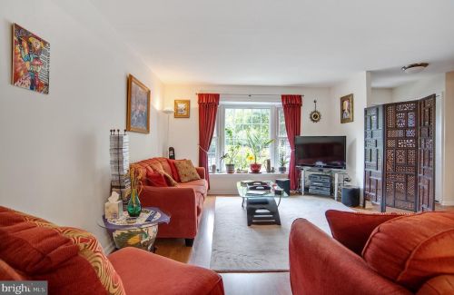 11920 Bargate Ct, Rockville MD 20852-4117 exterior