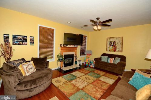 372 Wilson Ave, Hanover, PA 17331-1375