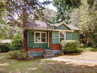 7521 52nd Ave, Portland, OR 97206-8208