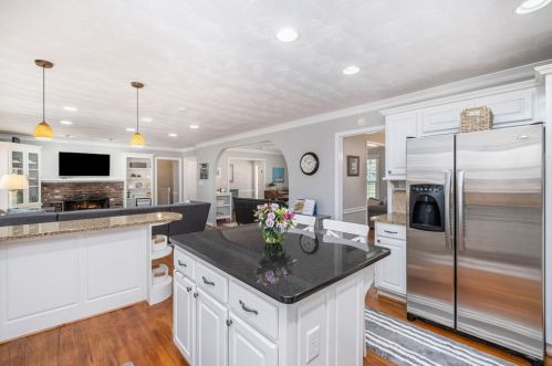 225 Abington Dr, Atlanta GA 30328-1203 exterior