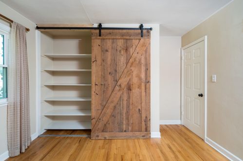 219 Daphne Rd, Milwaukee WI 53209-3346 exterior