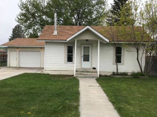 117 Wyoming St, Gooding, ID 83330-1174