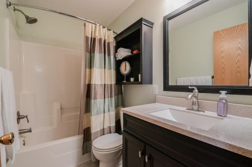 8424 Ashford Rd, Saint Paul MN 55125-8481 exterior