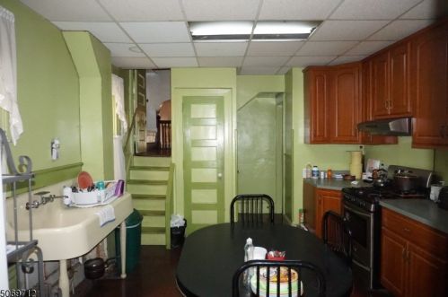 184 9th St, Newark NJ  07107-1489 exterior