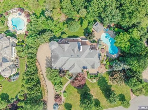 28 Tudor Rose Ter, Mahwah, NJ 07430-2589