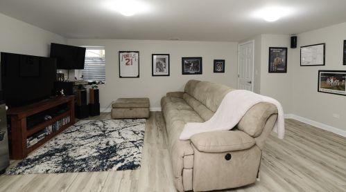 1638 74th Ct, Chicago IL  60707-4221 exterior