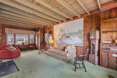 179 3 Ave, Milford CT 06460-5248 exterior