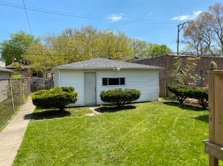 8535 Bennett Ave, Chicago IL  60617-2256 exterior