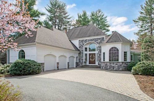 139 Ashford Rd, Springfield MA  01106-2515 exterior