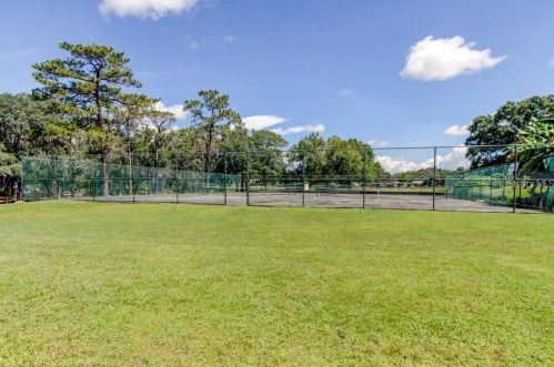 527 Broxburn Ave, Tampa FL  33617-7823 exterior