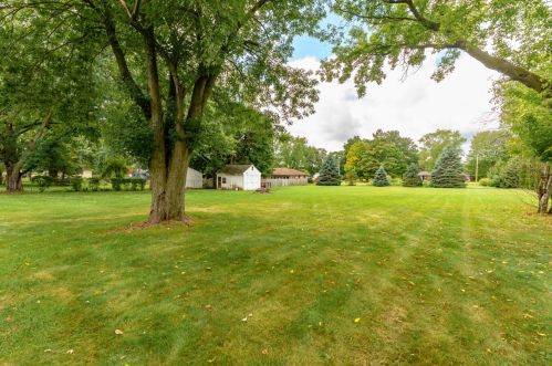 5619 Mount Olivet Rd, Kalamazoo, MI 49004-9593