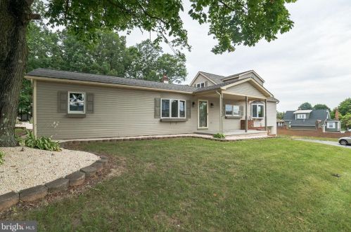 345 Pine Grove Rd, Hanover PA  17331-7702 exterior