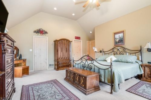 2065 Prospect Ave, Scotch Plains NJ 07076-1369 exterior