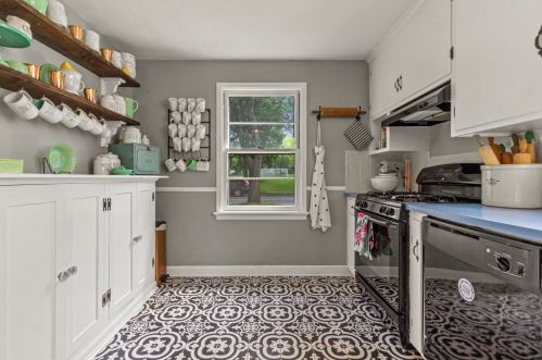 2649 65, Milwaukee WI 53214-1721 exterior