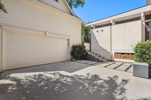 1167 Kendrick Rd, Atlanta GA 30319-2822 exterior