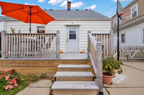 209 70, Milwaukee WI 53218-1815 exterior