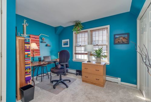 4 Hampshire Dr, Concord NH 03301-5914 exterior