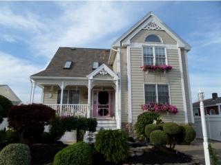 363 Woodstock St, Seabrook, NH 03874-4732