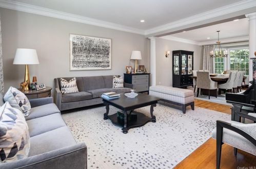 9 Miller Cir, Armonk NY 10504-1357 exterior