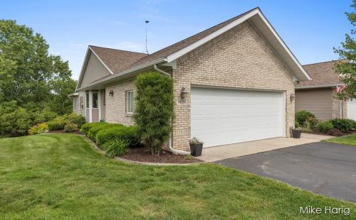 1631 Lisa Dr, Byron Township, MI 49315-8122