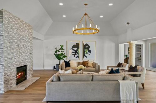 1027 Challenger, Austin TX 78734-4211 exterior