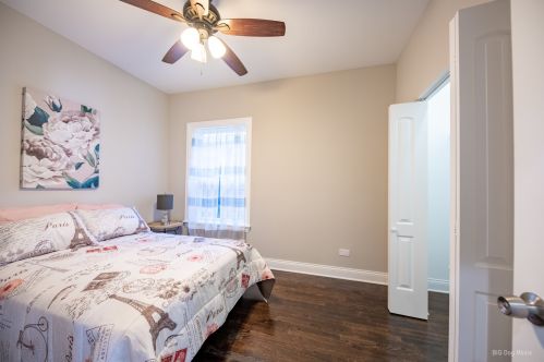 7616 Luella Ave, Chicago IL 60649-4108 exterior