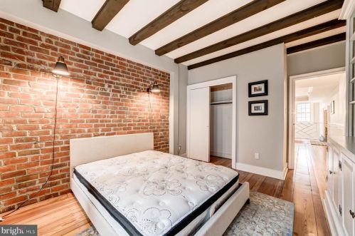 527 Wilkes St, Alexandria VA  22314-3723 exterior