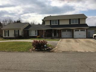 7113 Ambassador Pl, Knoxville, TN 37918-5500