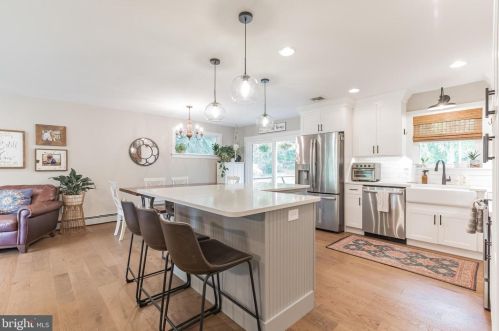 7 Devon Ln, Media PA 19063-4408 exterior