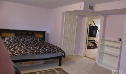 23 Peru St, Edison NJ  08820-2625 exterior