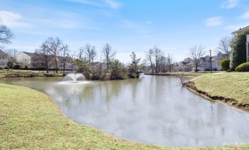 124 Exeter Ct, Piscataway NJ  08854-2178 exterior