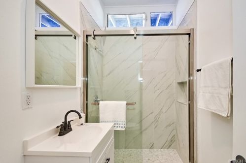 511 Rosslynn Ave, Fullerton CA  92832-2725 exterior