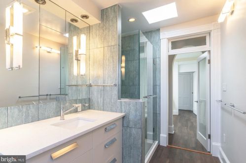 1611 Riggs Pl, Washington DC 20009-6418 exterior