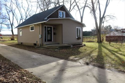 621 Orchard Ct, Portland, MI 48875-1846