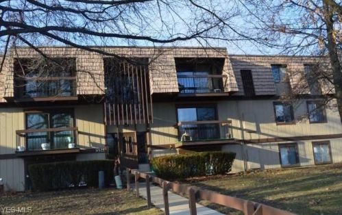 9521 Sunrise Blvd, Cleveland, OH 44133-3411