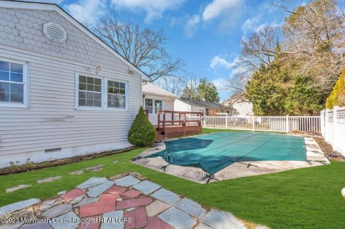 309 Eastham Rd, Point Pleasant Beach NJ 08742-2013 exterior