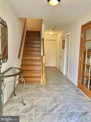 6131 Les Dorson Ln, Alexandria VA  22315-3225 exterior