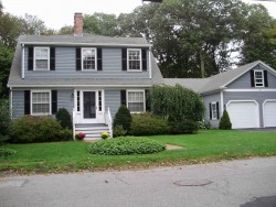 44 Allen Ave, Newton, MA 02468-1701