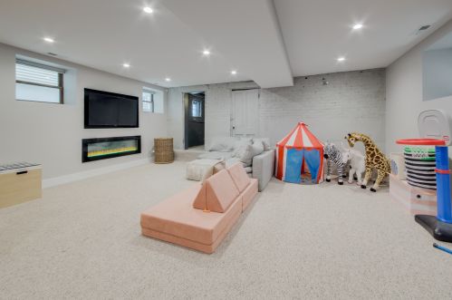 4727 Artesian Ave, Chicago IL 60645-5302 exterior