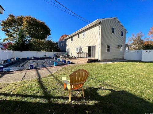 14 Arrowood Ln, Huntington Station NY 11747-1544 exterior