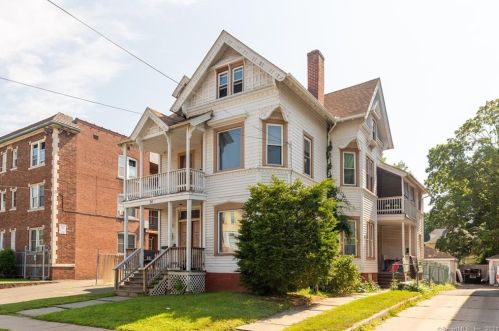 34 Lincoln St, New Britain CT 06052-1638 exterior