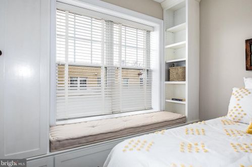 1448 D St, Washington DC  20002-5402 exterior