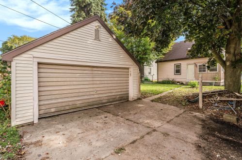 1247 Whiting St, Wyoming MI exterior