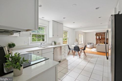 1111 Fallsmead Way, Rockville MD 20854-5549 exterior