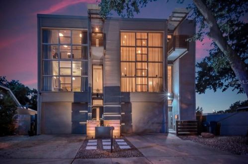 3109 Empedrado St, Tampa, FL 33629-7213