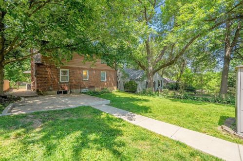 744 Laclede Sta Rd, Saint Louis MO 63117-2048 exterior