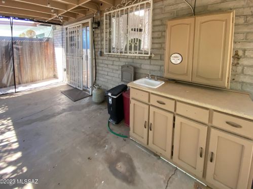 6126 14 St, Tucson AZ 85711-4215 exterior