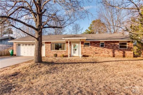 2702 Trudi Pl, Springdale, AR 72762-2856